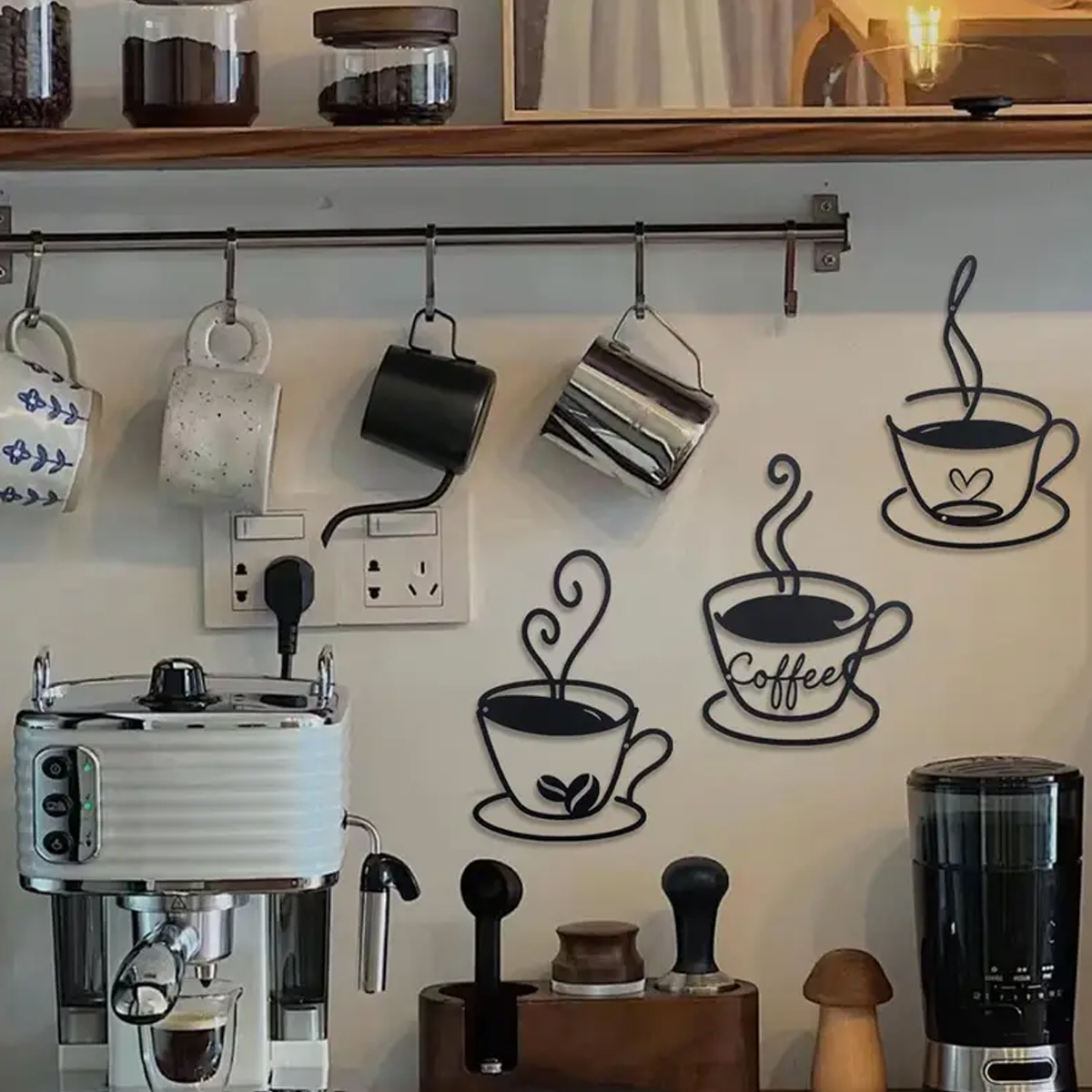 3 tazas de café humeante, lineas onduladas - Image 2